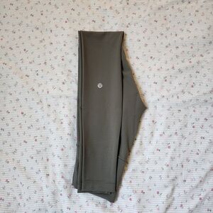 LULULEMON LEGGINGS *BRAND NEW NEVER WORN* Green Wunder Train Leggings